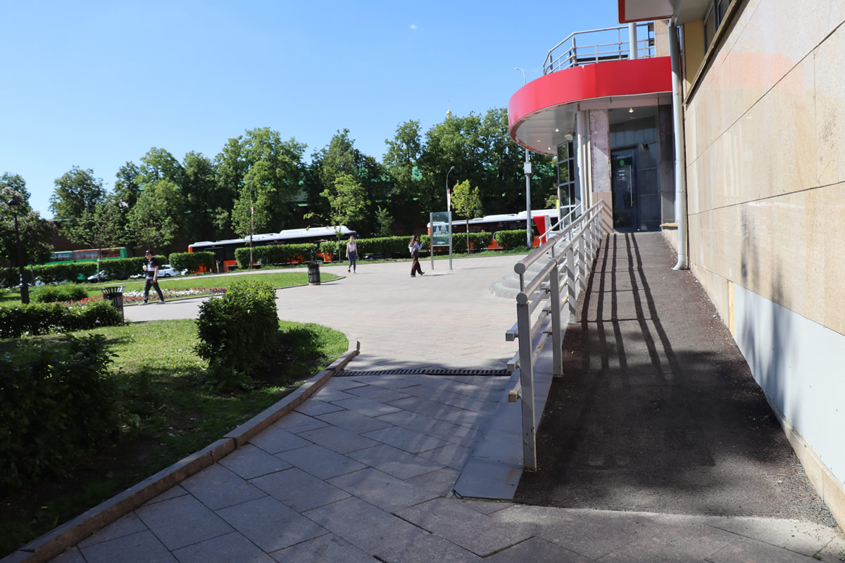 Нижний Новгород. Минина пл. Минину памятник, сквер